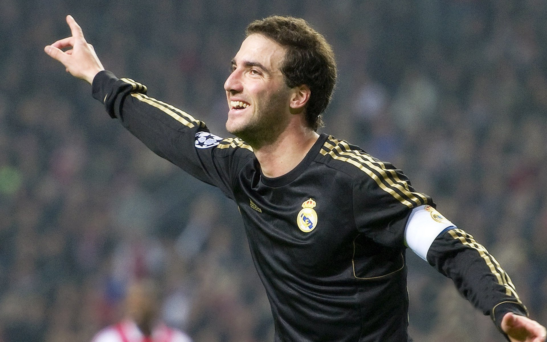 中国熊猫体育-跨越时空的竞技传奇，山西力克雄鹿的启示与小贾伦在意甲的统治之夜